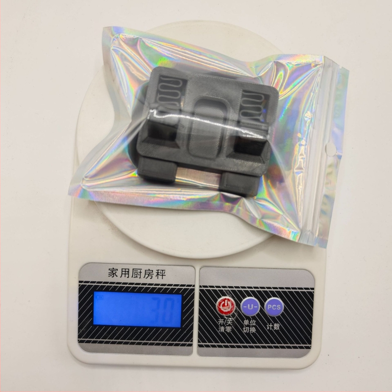 Elektrinių laidų suvirinimo laikiklis, PLA medžiaga, dažyta apdaila, logotipas atspausdintas, mechaninė gamyba, šiuolaikiškas minimalistinis stilius