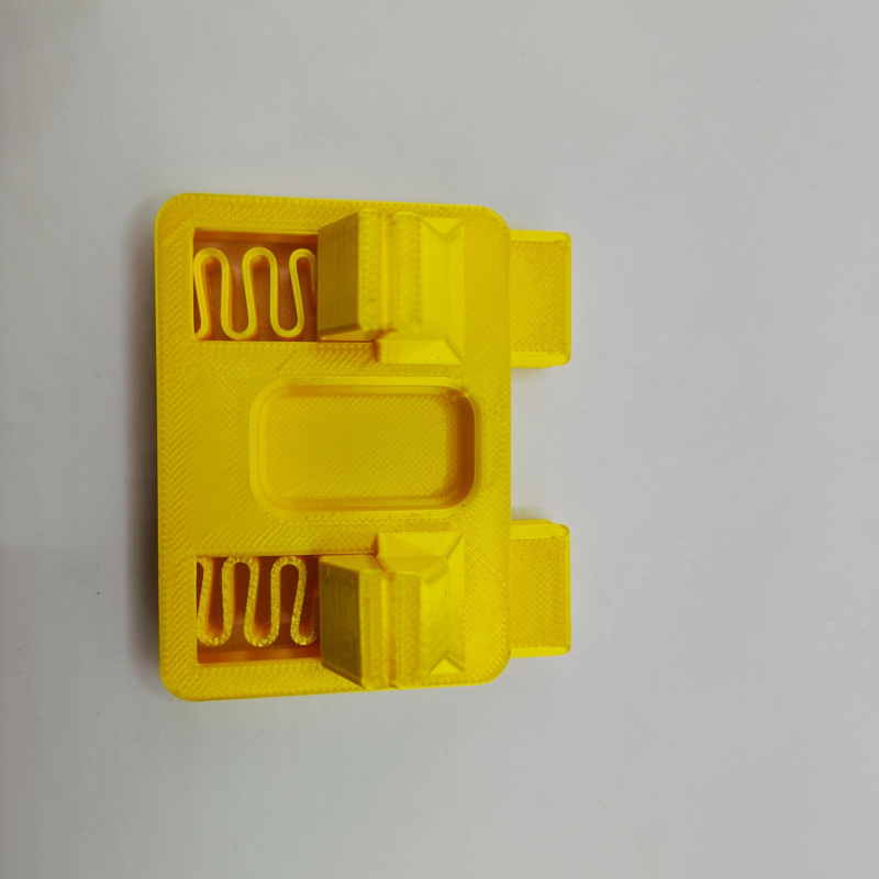 Elektrinių laidų suvirinimo laikiklis, PLA medžiaga, dažyta apdaila, logotipas atspausdintas, mechaninė gamyba, šiuolaikiškas minimalistinis stilius