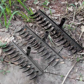 Spirálisan kerti gereblye mangánacélból, fa nyéllel, hegesztett és kézzel kovácsolt kivitelben, mezőgazdasági és kertészeti használatra