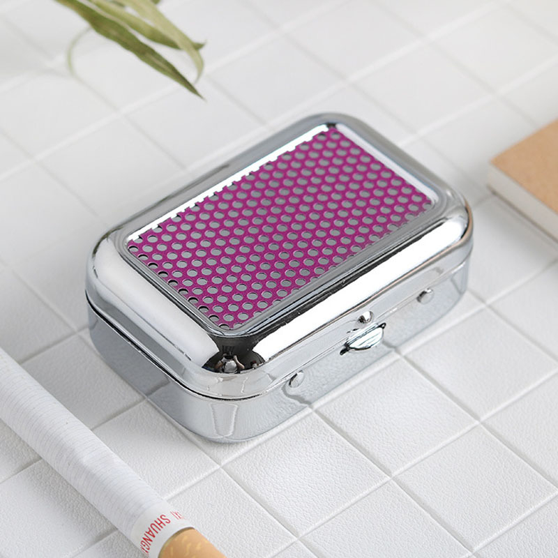 Kis hordozható fém hamutál tárolóval és nyomtatott logóval, 144 darabos csomag