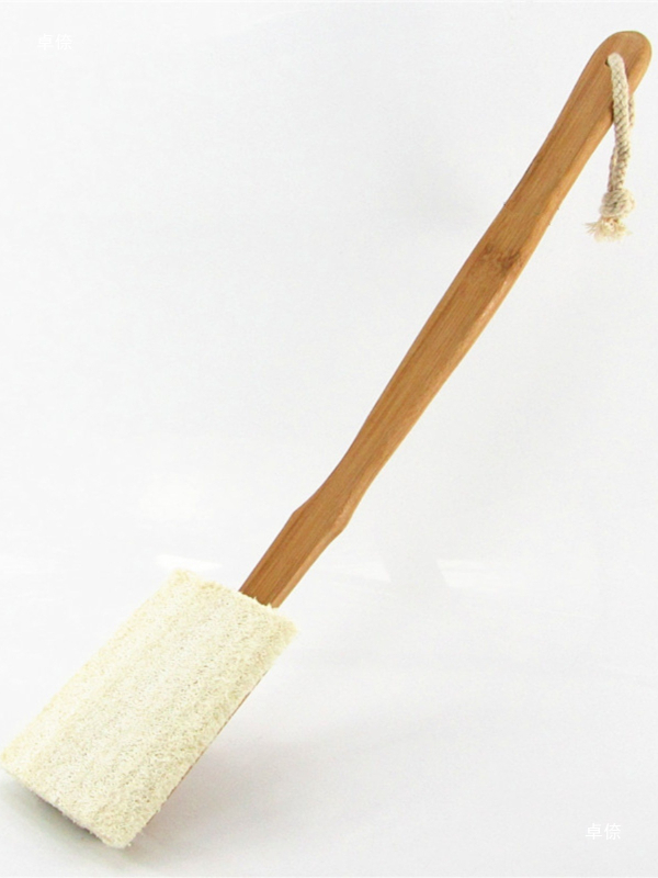 Ilgą rankeną turinti nuimama loofah vonios šepetėlis