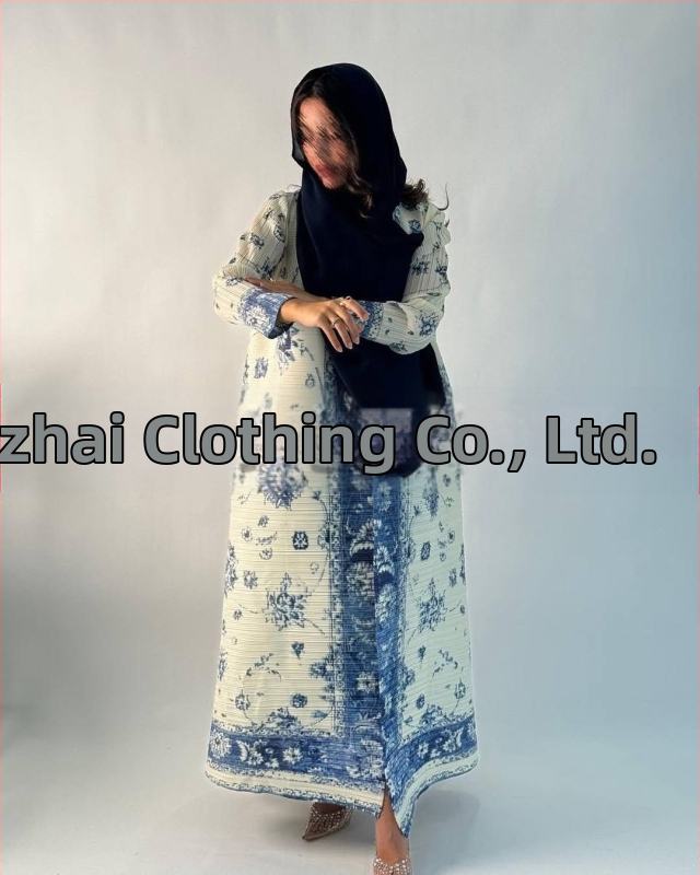 Arabų abaja su klostėmis ir spauda, ilgomis rankovėmis, išilgintas ilgis, užtrauktas rišimu