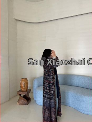 Plisuota moterų abaja su spausdintu raštu, laisvas kirpimas, ilgas rankovės, ilgas ilgis, poliesteris