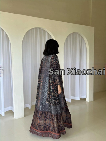 Plisuota moterų abaja su spausdintu raštu, laisvas kirpimas, ilgas rankovės, ilgas ilgis, poliesteris