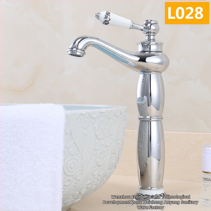 Europos stiliaus praustuvo maišytuvas, varinis korpusas, keraminis vožtuvo korpusas, 8 mm įvadas/išvadas, keliamasis veikimas