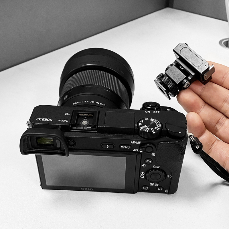 Magnetski brzi otpuštajući držač za sportsku kameru, kompatibilan s DJI Action 5 Pro/4/3/2, aluminijska legura, s slotom za cold shoe