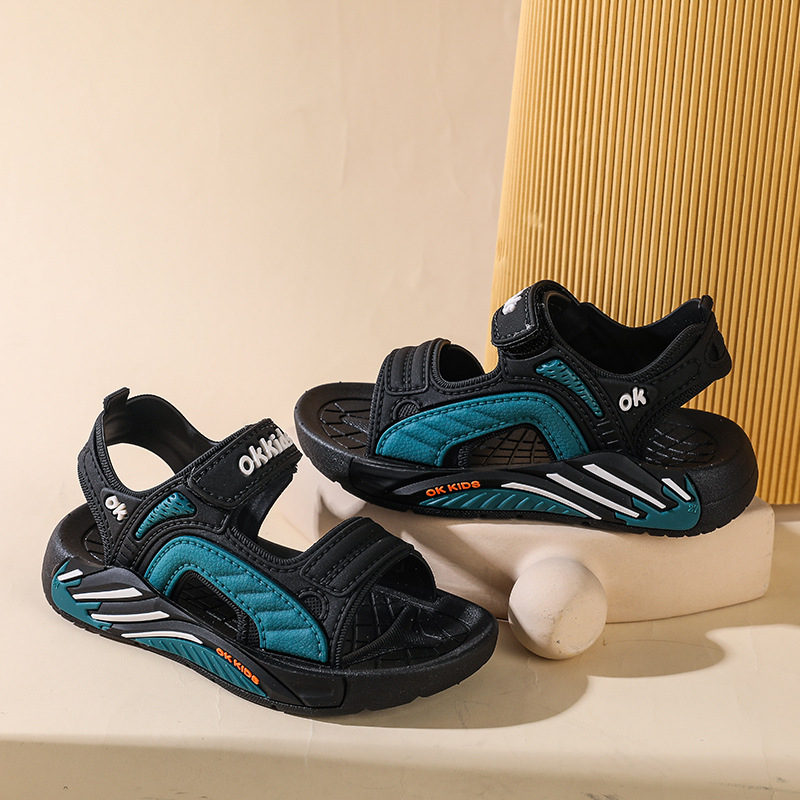 Cartoon mintájú gyerek strandpapucs, PVC felső és talp, Velcro-zárás, 1–12 éveseknek