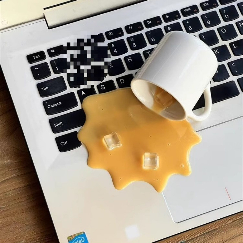 Galda dekoratīvā spēlīte ar zīda ziedu un tālruņa turētāju