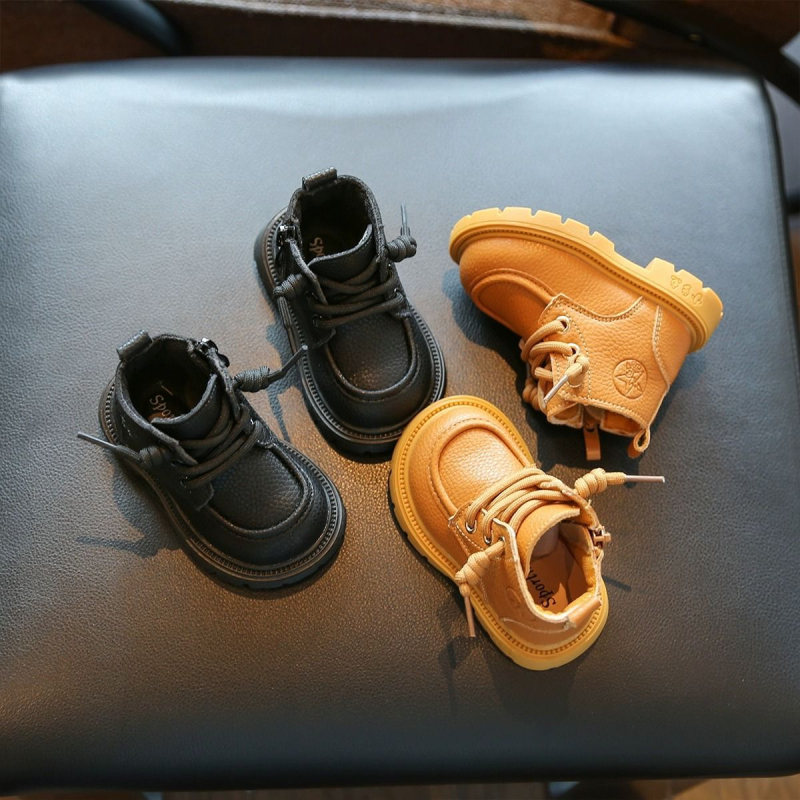 Unisex zīdaiņu potīšu botas ar mākslīgu ādu augšdaļā, PVC zole, sānu rāvējslēdzējs, zemais siluets, 1–3 gadi, ziema/rudens/pavasaris, anti‑slīdēšana, tekstila iekšējā zole, britu stils