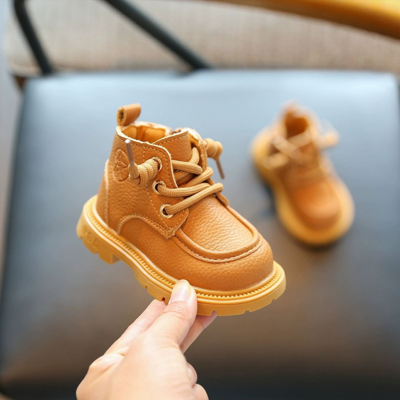 Uniszex gyerek bokacipő, alacsony szárú, műbőr felső, PVC talp, oldalsó cipzár, 1–3 éveseknek, téli/ősz/tavasz, anti-slip, textil talpbetét, brit stílus