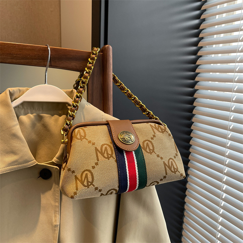 Платнена чанта за рамо за дами, хоризонтална квадратна форма, магнитно закопчаване, вътрешен джоб с цип