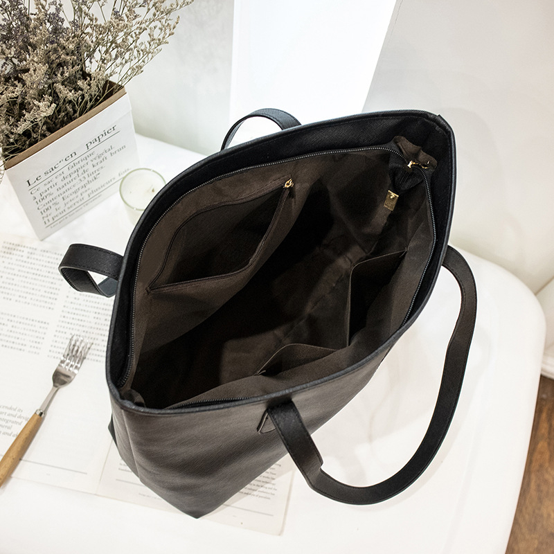 Női PU bőrtáska mindennapi használatra, mozdony-stílusú, függőleges négyzet alakú forma, cipzáras záródás, belső zsebek