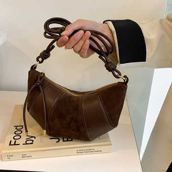 Dumpling táska, PU anyag, cipzáras nyitás, belső cipzáros zseb, egy vállpánt