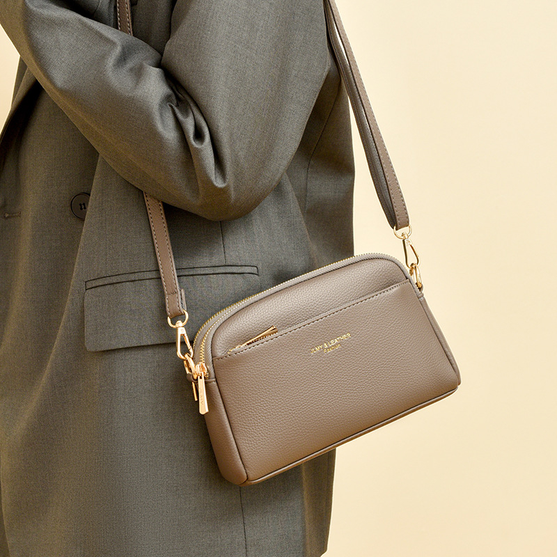 Női válltáska, PU, kis négyszögletes forma, crossbody, cipzár, belső zsebek (PU; Kis négyszögletes forma; Crossbody; Cipzár; Belső zsebek)