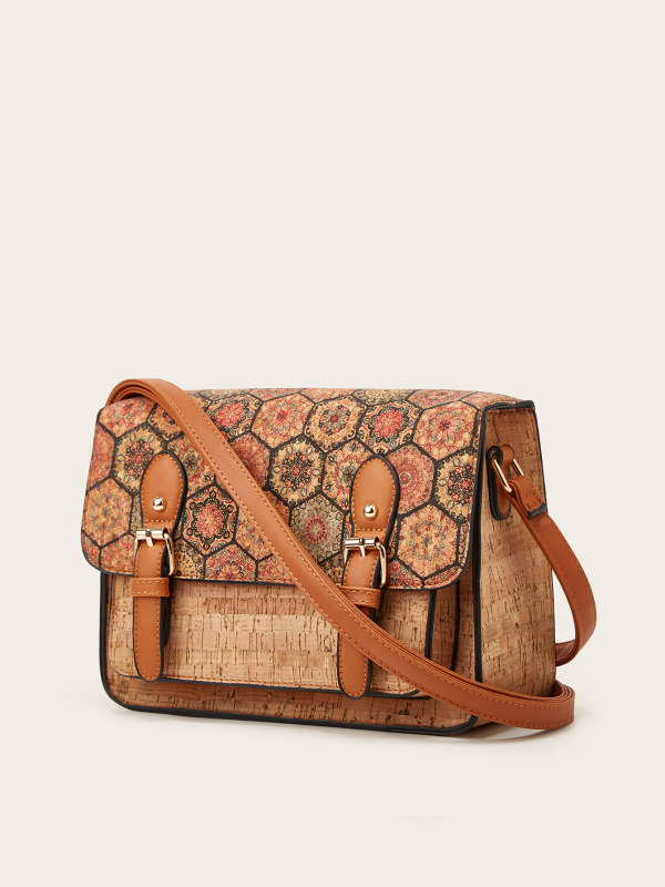 PU-anyagú női crossbody táska, box formájú dizájn, cipzáras zárás, belső zipzáros zseb és telefonzseb, egyenes vállpánt, retro etnikus minta