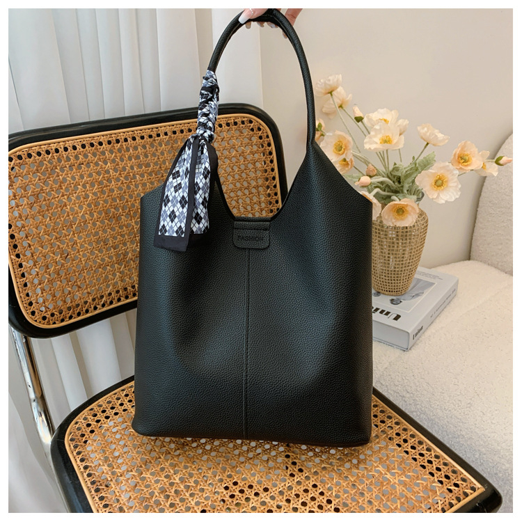 PU bucket táska nőknek, vintage stílus, 2025-ös modell, mágneses zárás, belső cipzáras rekesz, poliészter bélés, dupla vállpánt