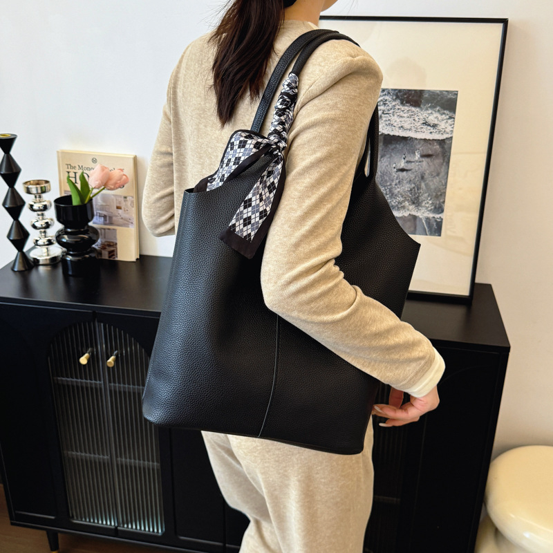 PU bucket táska nőknek, vintage stílus, 2025-ös modell, mágneses zárás, belső cipzáras rekesz, poliészter bélés, dupla vállpánt