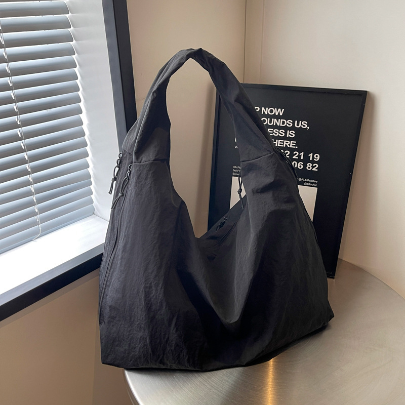 Pamutvászon tote táska, vízszintes négyszögletes forma, cipzár, belső telefonzseb, poliészter bélés