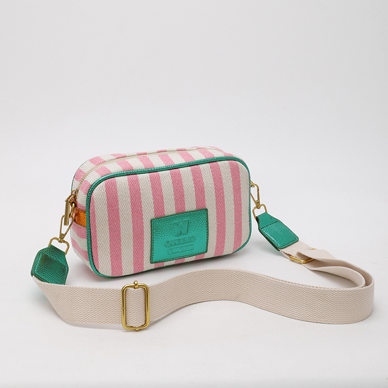 Sieviešu auduma crossbody soma, horizontāla kvadrātiska forma, rāvējslēdzēja atvērums