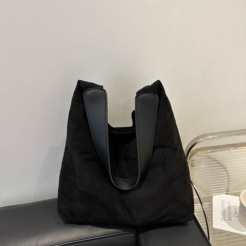 PU anyagú tote táska, horizontálisan négyszögletes alak, poliészter bélés, mágneszár, márka Yibai