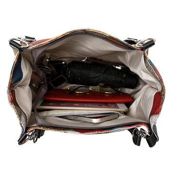 Ice Charm Tote táska – Városi egyszerűség, PU bőr, mindennapi használatra tervezett commuter tote cipzárral és belső cipzáras zsebbel, vízszintes négyzet alakú forma, dupla vállpánt, 2024 téli szezon