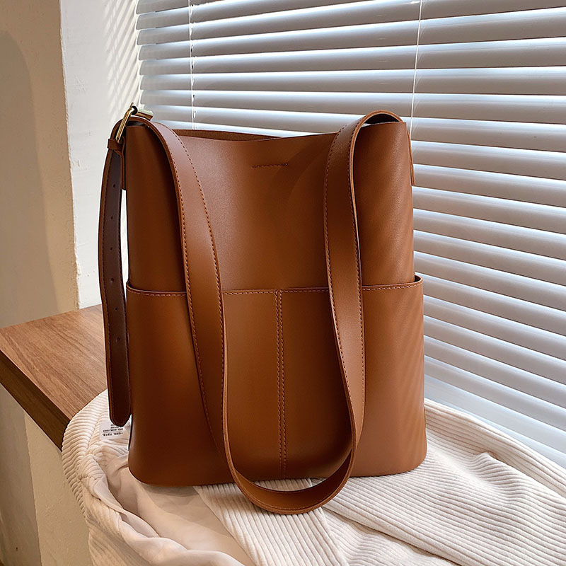 Geantă bucket bag pentru femei, material PU cu căptușeală PU, stil urban simplu, formă orizontală pătrată, Primăvara 2022