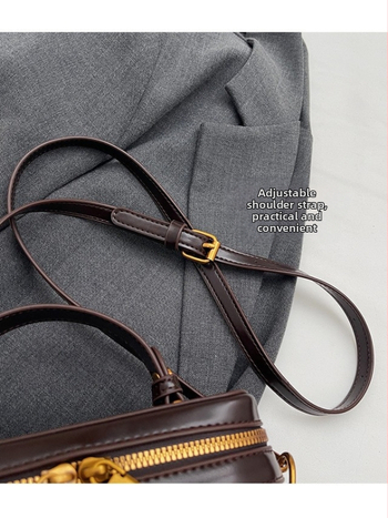 Geantă cosmetică în stil Chanel, vintage, din PU, cu fermoar, formă ovală, căptușeală de poliester, buzunar pentru ID