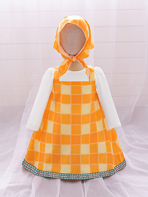 Rochie cosplay pentru fete cu imprimeu Masha și Ursul, material principal poliester 65% cu căptușeală din bumbac 35%, plisată, tratament cu enzime, pentru copii 3–8 ani