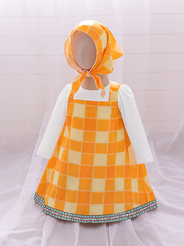 Rochie cosplay pentru fete cu imprimeu Masha și Ursul, material principal poliester 65% cu căptușeală din bumbac 35%, plisată, tratament cu enzime, pentru copii 3–8 ani