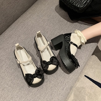 Παπούτσια Mary Jane, PU επάνω μέρος, στρογγυλή μύτη, τακούνι 6-8 εκ., κλείσιμο με αγκράφα, καουτσούκ σόλα