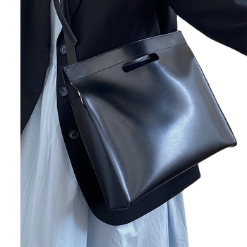 Női PU Tote táska laptopzsebbel, mágneszár, poliészter bélés