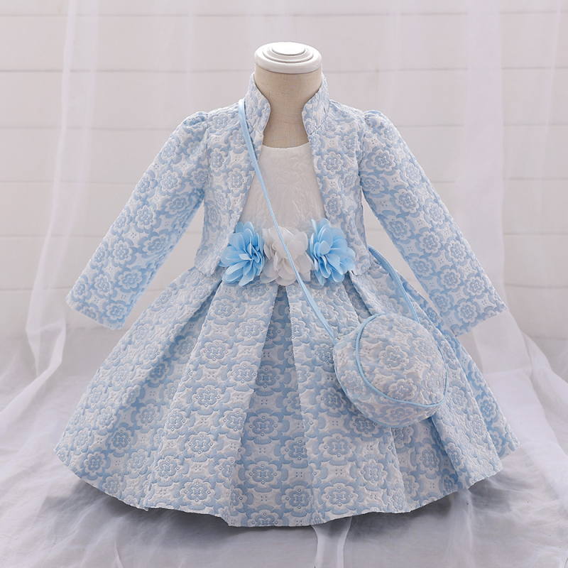 Set trei piese pentru bebeluți: rochie cu mâneci lungi, palton și geantă; material amestec poliester-bumbac, spălare enzimatică; 65% poliester, căptușeală 65% bumbac; pentru fete 1–3 ani; pentru toate anotimpurile.