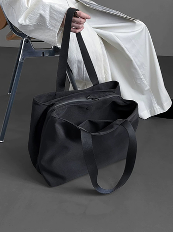 Нейлонова чанта за лаптоп за жени, с една презрамка, цип и вътрешен джоб с цип