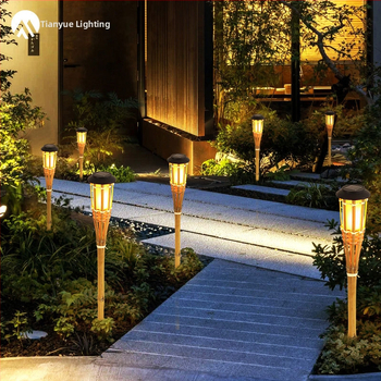 Ηλιακό φακό φανάρι με φλόγα και μπαμπού για εξωτερικούς χώρους – αδιάβροχη LED λάμπα κήπου, IP55, 0,3W, 3V, αυτονομία 6–12 ωρών