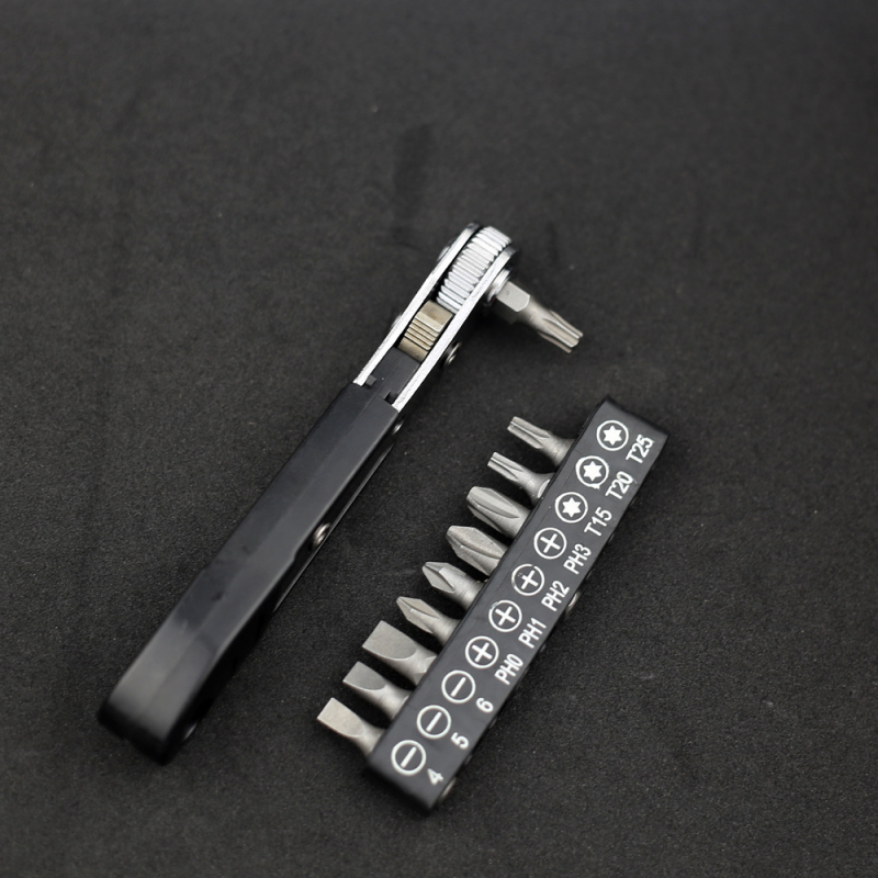 Chiyue 36-зъбен двупосочен трещоточен ключ с бит драйвер, Hex и Torx битове, хром-ванадий стомана, галванизиран, тегло 0.2