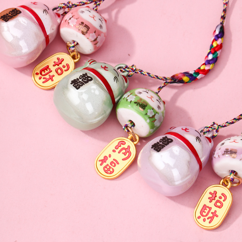 Telefonfüggő medál karikatúra kis állat motívummal, fém, sütőfestékkel bevont felület, Boting márka, 2025 nyár