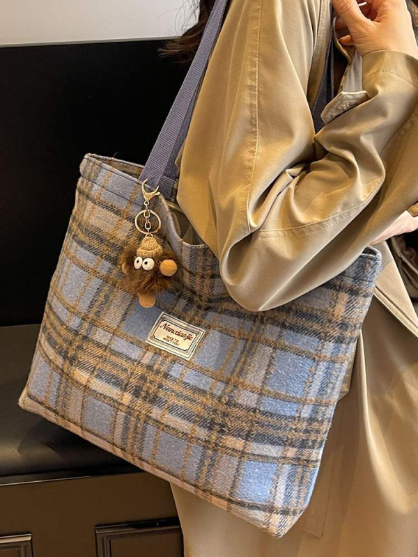 Вълнена клетъчна Tote чанта с цип, джоб за телефон, вътрешен джоб тип патч, двойни презрамки, пролет 2024
