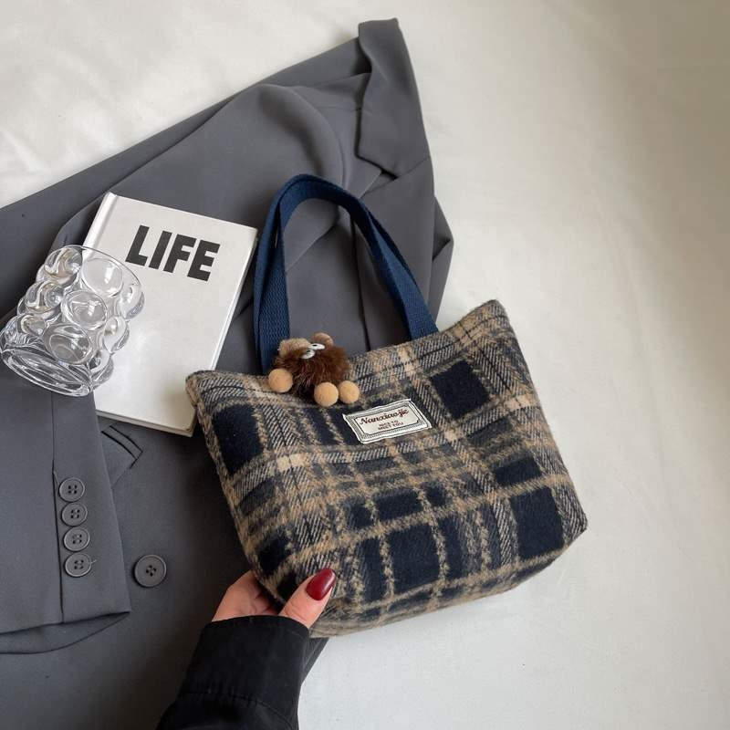 Вълнена клетъчна Tote чанта с цип, джоб за телефон, вътрешен джоб тип патч, двойни презрамки, пролет 2024