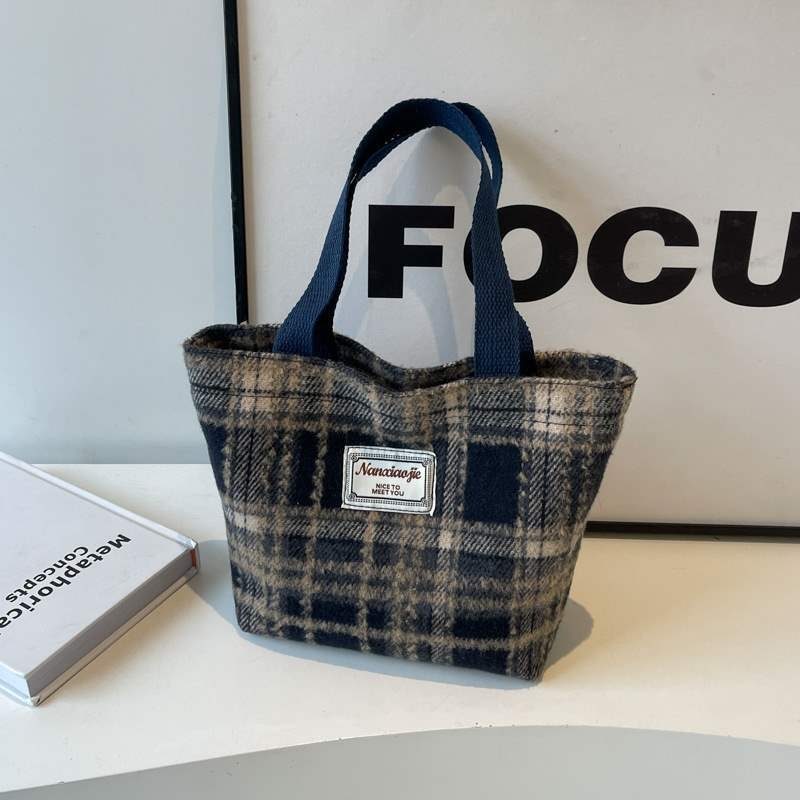 Вълнена клетъчна Tote чанта с цип, джоб за телефон, вътрешен джоб тип патч, двойни презрамки, пролет 2024