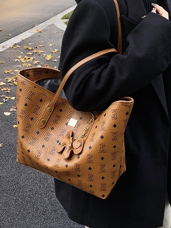 Ženska Tote torba velike kapacitete, PU materijal, vodoravnog kvadratnog oblika, zatvaranje na zip, podstava od poliestera, unutarnja džep sa zipom