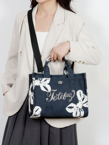 Tote чанта с градска простота, платнена, хоризонтална квадратна форма, цип за затваряне, полиестер подплата, лято 2025