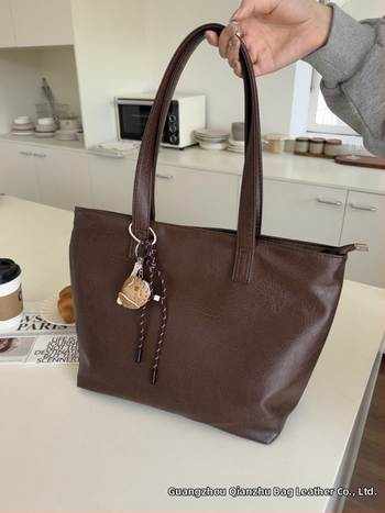 PU кожена Tote чанта, хоризонтална квадратна форма, цип за затваряне, вътрешен джоб с цип, вътрешен джоб тип patch, Пролет 2025