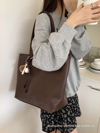 PU кожена Tote чанта, хоризонтална квадратна форма, цип за затваряне, вътрешен джоб с цип, вътрешен джоб тип patch, Пролет 2025