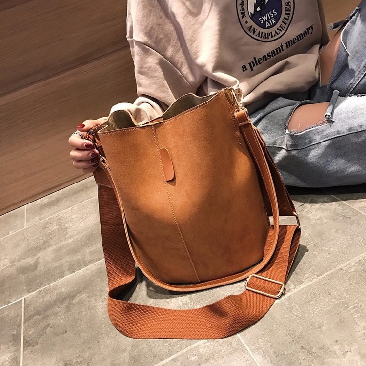 Mulberry PU bucket torba s unutarnjim slojem od sintetičke kože i dvostrukim naramenicama