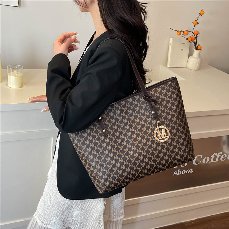 An qing Női nagy kapacitású táska utcai divat stílusban, PU anyag, cipzár, poliészter bélés, vízszintes négyzetes forma, 2025 tavasz