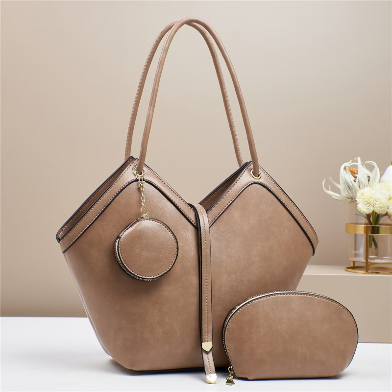 PU Tote чанта в Street стил, сърцевидна форма, цип, вътрешни джобове