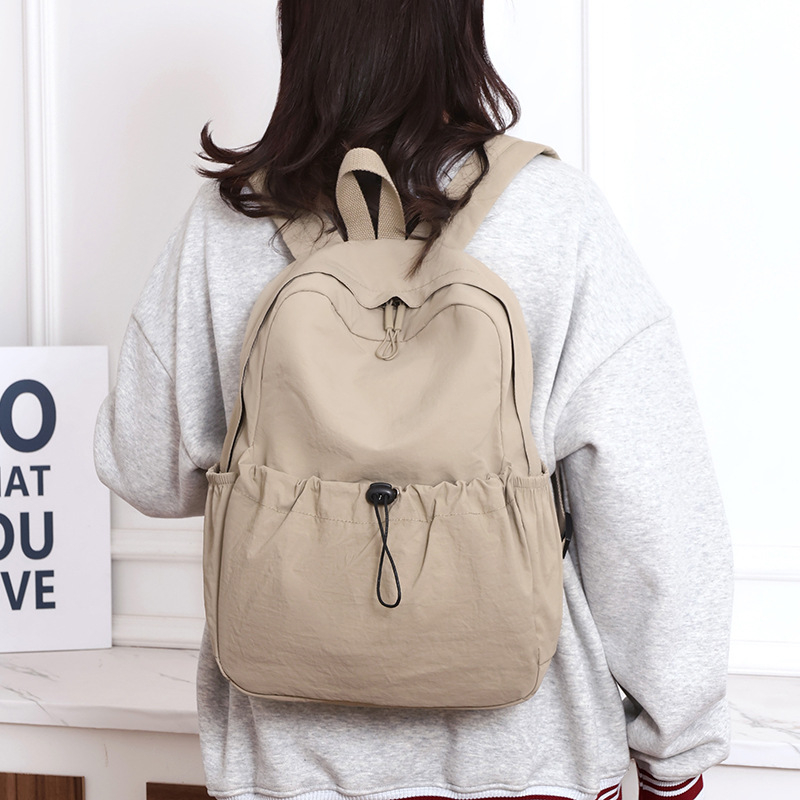 Női hátizsák városi egyszerű stílussal, nagy kapacitású; anyag nylon, bélés poliészter, cipzáras zárás, zseb laptop számára, mindennapi használatra és utazásokhoz