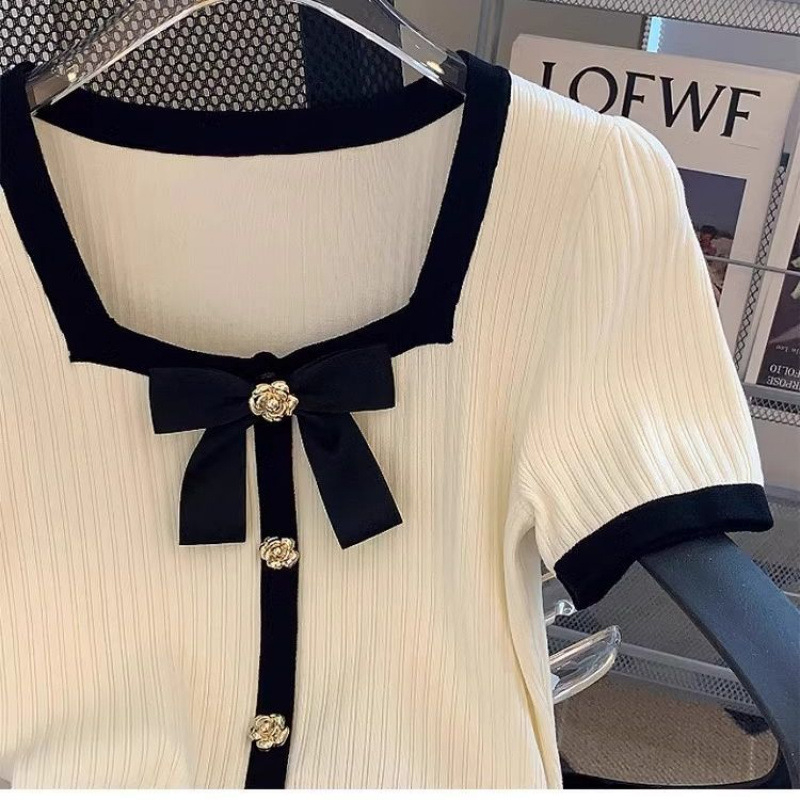 Masnis mintázatú póló, négyszögletes nyakkal, rövid ujjú, karcsúsított fazon, akril rostból