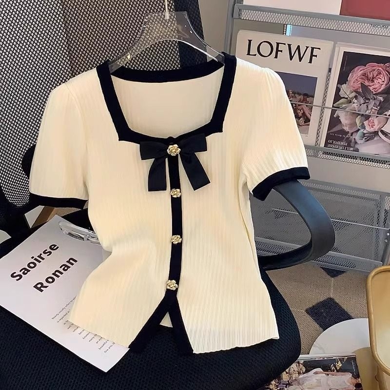 Masnis mintázatú póló, négyszögletes nyakkal, rövid ujjú, karcsúsított fazon, akril rostból