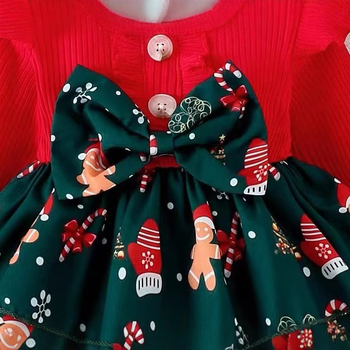 Vaikų ilgų rankovių suknelė su karikatūriniu Kalėdų Senelio siuvinėjimu, pagrindinis audinys: medvilnė, pamušalas: poliesteris, amžiaus grupė: 3–8 metų.